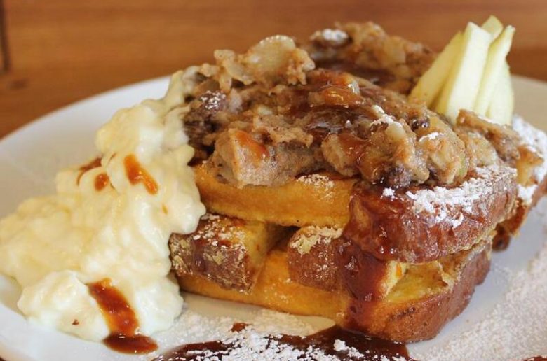 Do You Eat Bread Pudding Hot or Cold? Lifestyle Foodies🍎