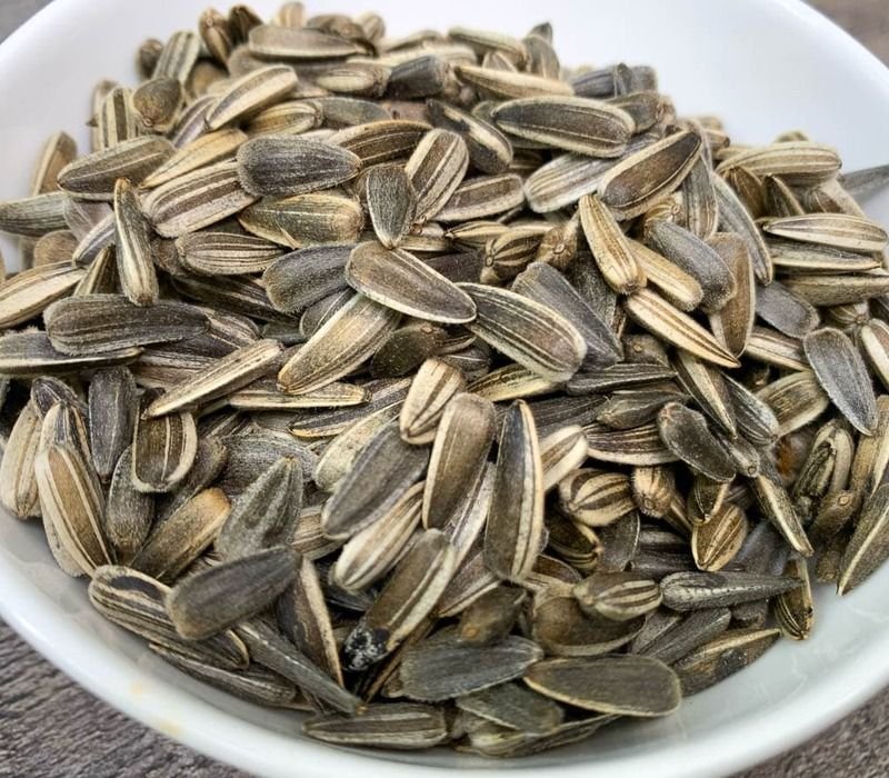 Step-by-Step Instructions to Eat Russian Sunflower Seeds