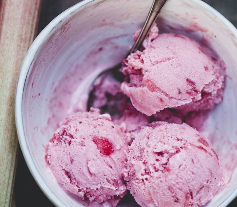 Strawberry Rhubarb Frozen Yogurt - Healthy Desserts