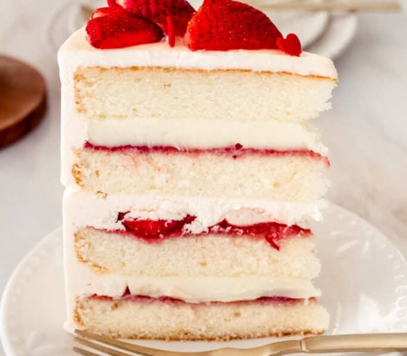 strawberry-champagne-cake The Simple Sweet Strawberry Champagne Cake