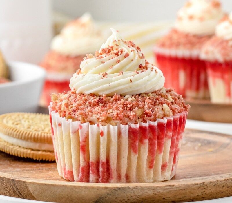 Amazing Recipe of Strawberry Crunch Cupcakes