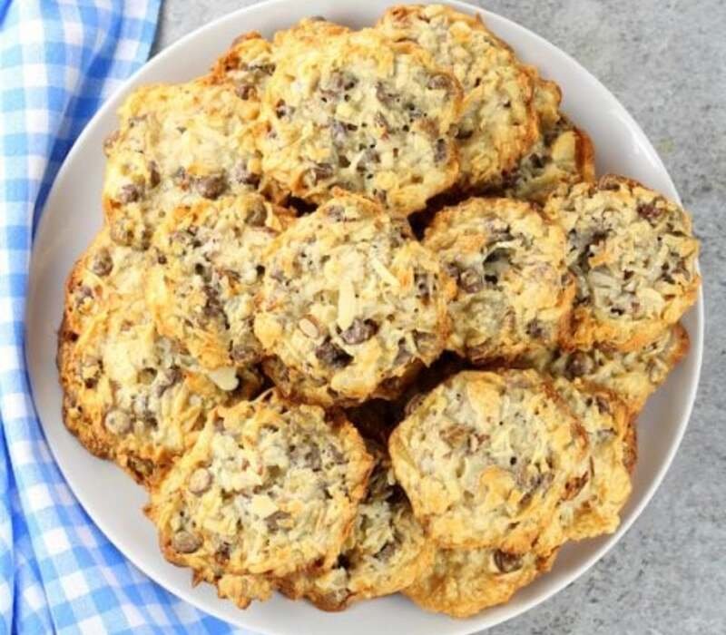 Indulge in a Blissful Bite of Almond Joy Cookies